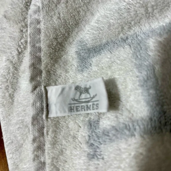 Hermes Avalon Hand towel 100% Authentic - Picture 4 of 7